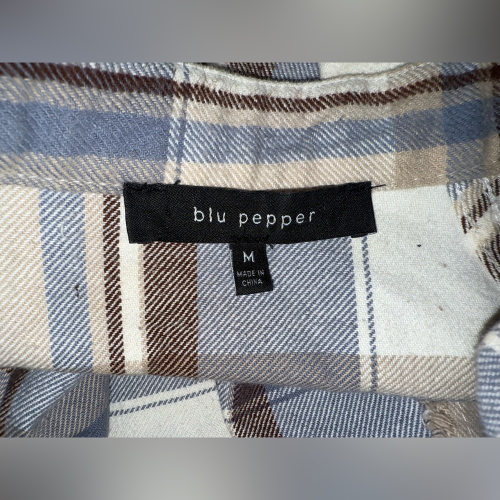 Blu Pepper Plaid Button Down Shacket- Size Medium - image 8